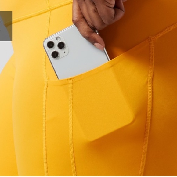 NWOT Athleta Ultimate Stash II Capri - Picture 4 of 16